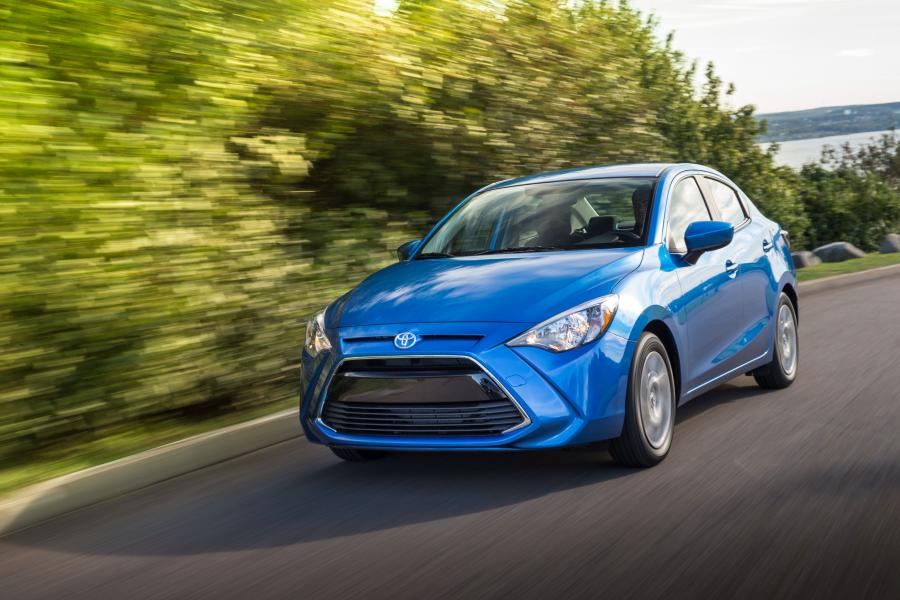  Toyota Yaris Sedan 2016 года  (CA) (фото 23 из 29)
